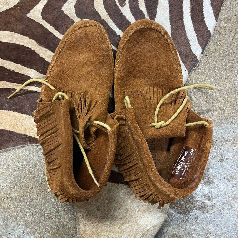 Minnetonka brown moccasins